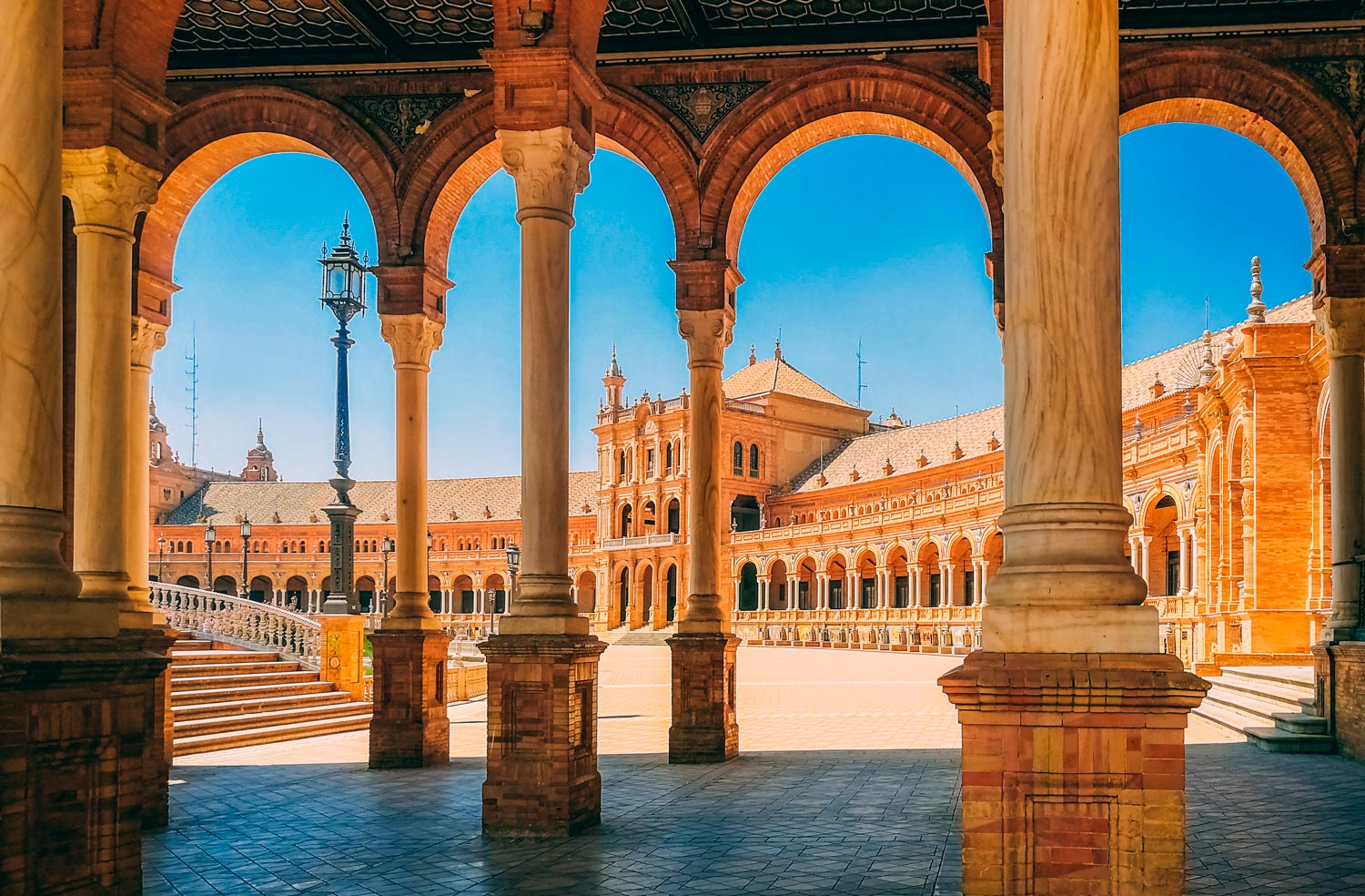 Plaza de Espa&ntilde;a y Parque de Mar&iacute;a Luisa